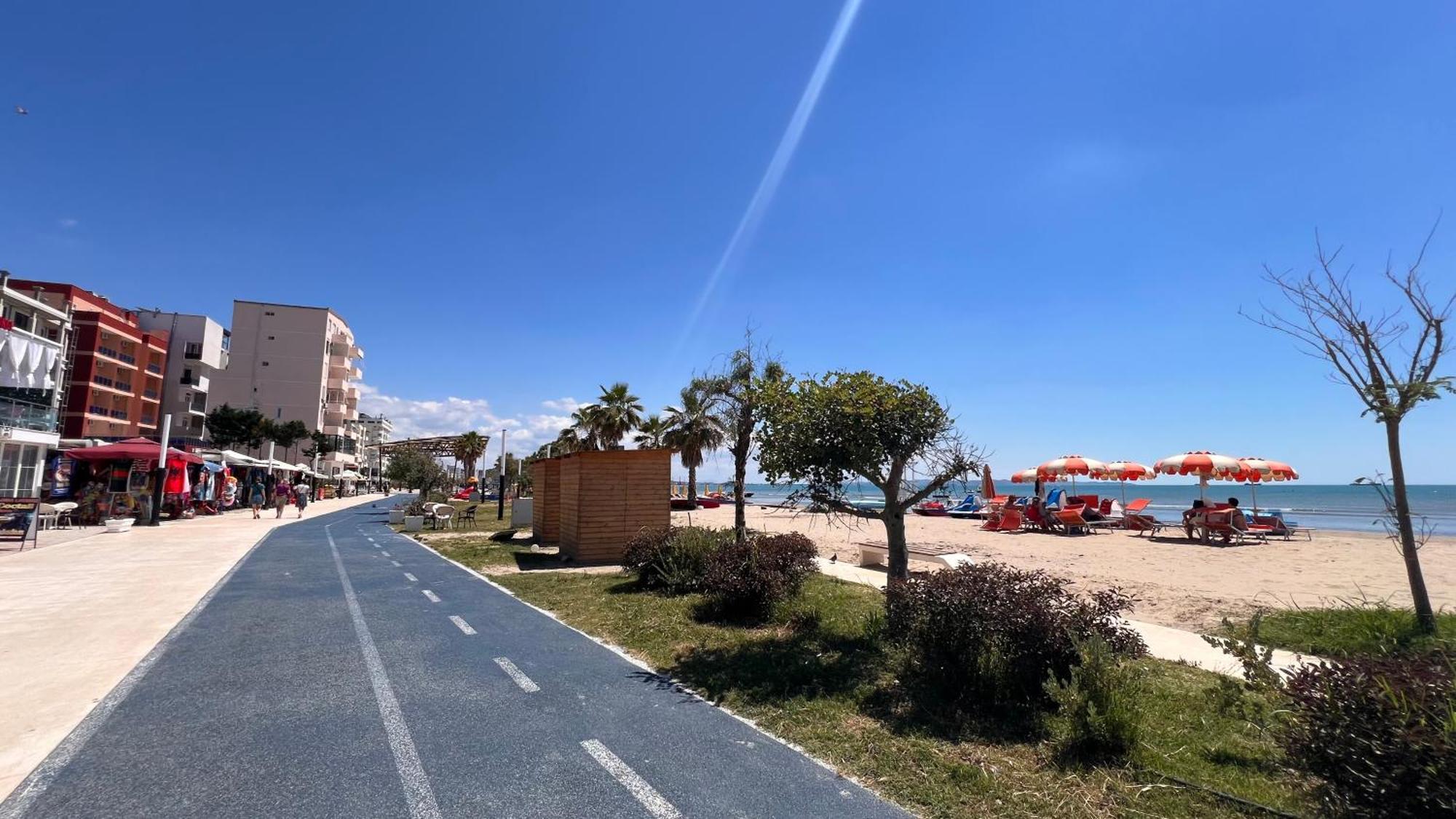 Lirin Apartment Durrës Buitenkant foto